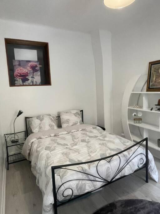 Cosy Apartment In Paris Saint-Ouen  Kültér fotó